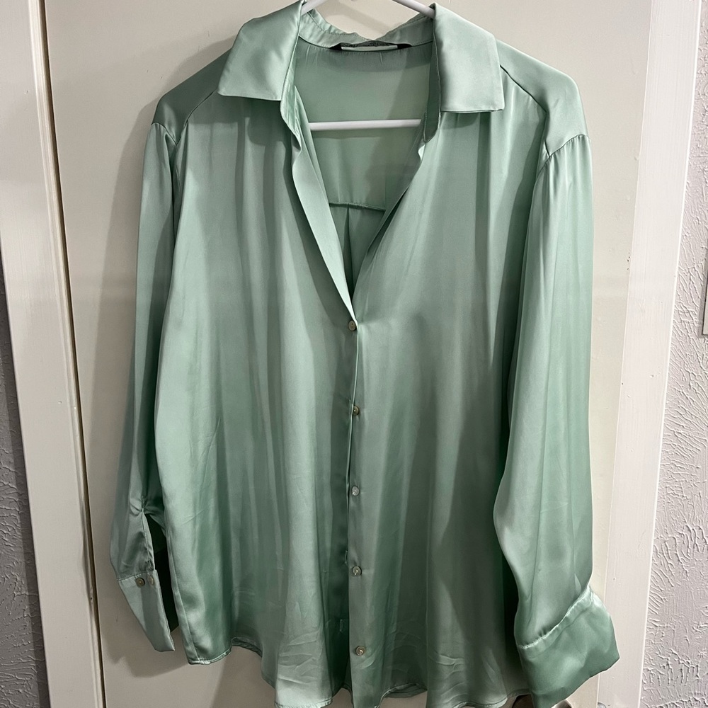 Silky v neck top, size medium, Zara